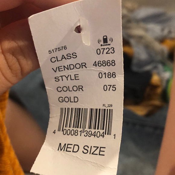 Orange cropped tank top - Picture 3 of 3